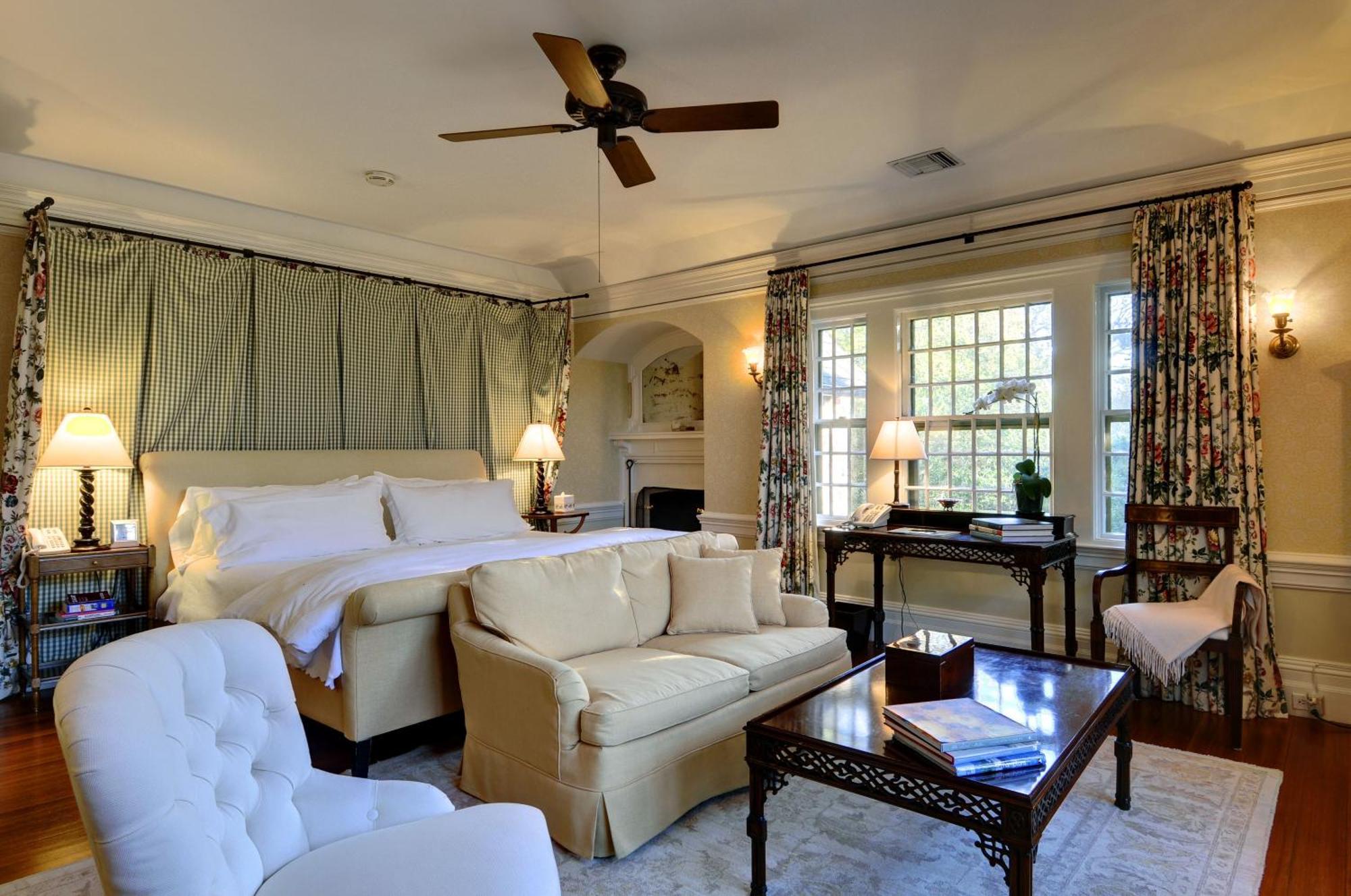 The Baker House 1650 Bed & Breakfast Източен Хамптън Стая снимка