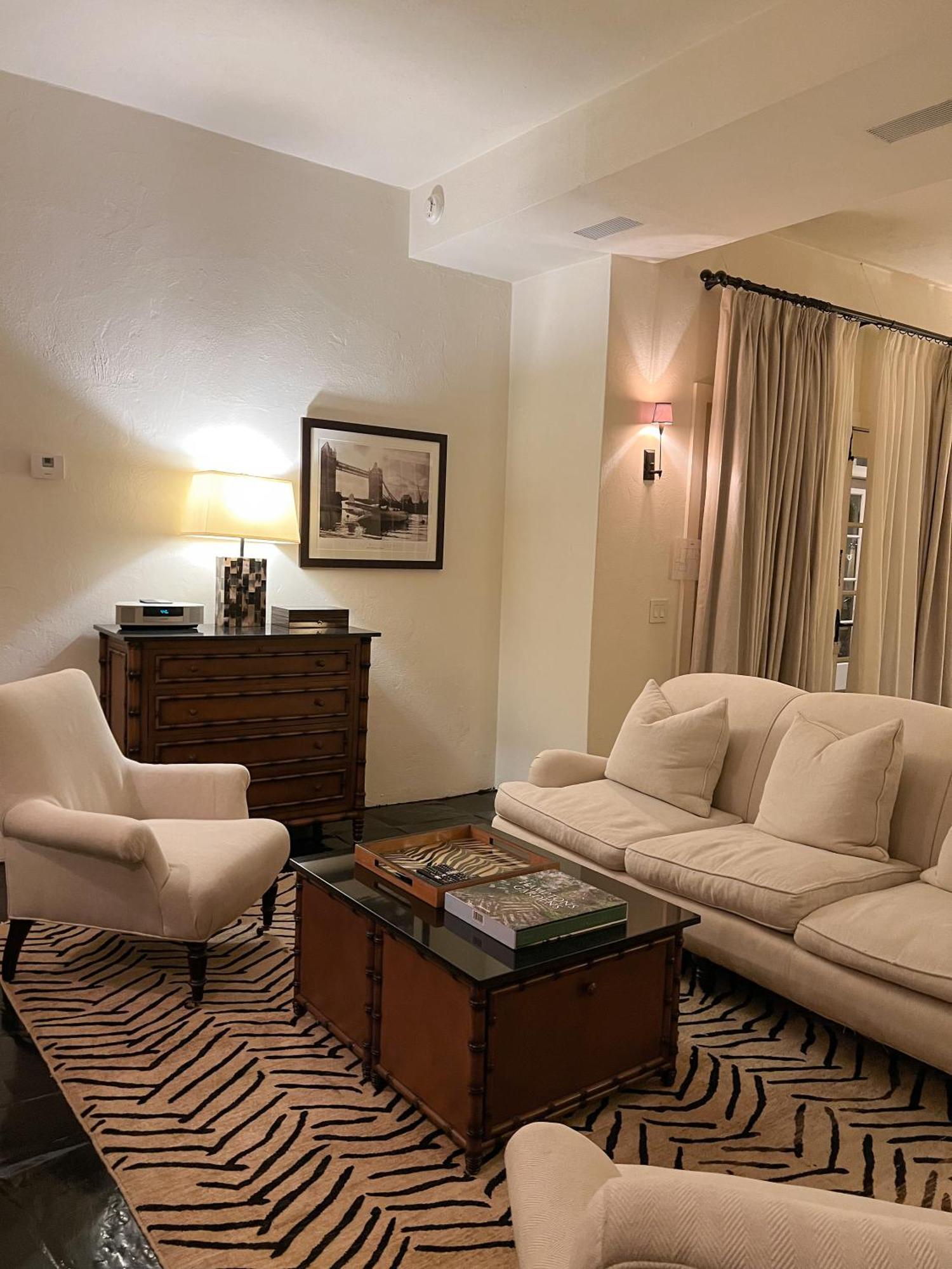 The Baker House 1650 Bed & Breakfast Източен Хамптън Стая снимка