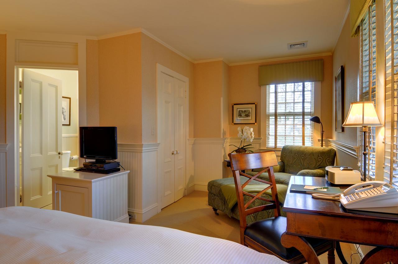 The Baker House 1650 Bed & Breakfast Източен Хамптън Екстериор снимка